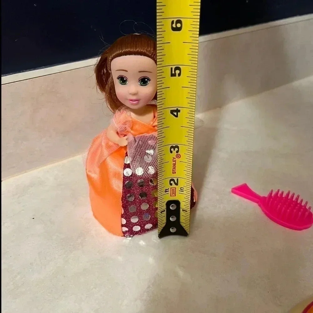 Scented Cupcake Surprise Princess Edition Esther Scented With Brush NIB